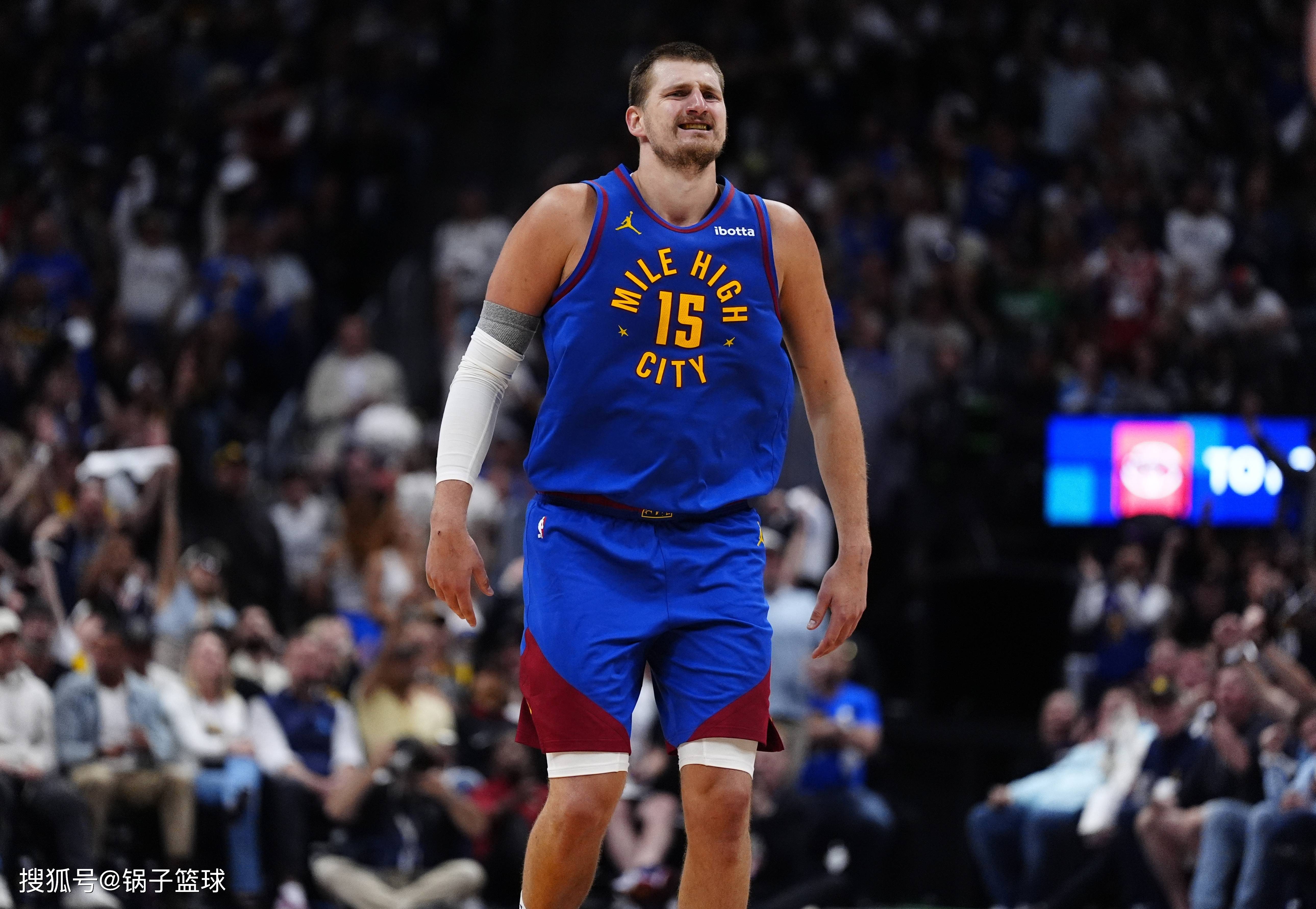 Kaiyun开云中国官网-凯恩在勇士比赛中夺冠，领先优势明显引发热议！赛场气氛高涨(致凯恩普希金)